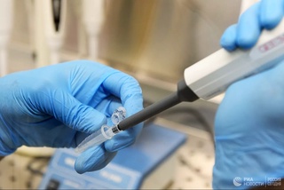 Россияликларнинг ярмидан кўпи коронавирусга қарши эмлашни хоҳламайдилар