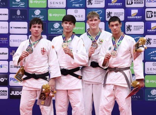 Узбекистан завоевал золото и бронзу на юниорском чемпионате мира по дзюдо