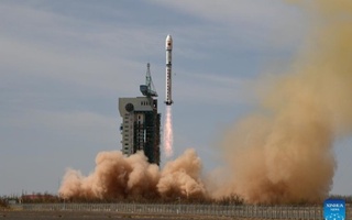 Хитой янги сунъий йўлдошини коинотга олиб чиқди