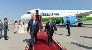 Премьер-министр Узбекистана Абдулла Арипов прибыл в Бишкек с рабочей поездкой