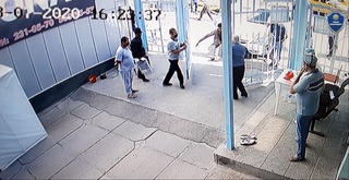 Шифохона қоровули ва шифокорини урган шахсга нисбатан жиноят иши қўзғатилди