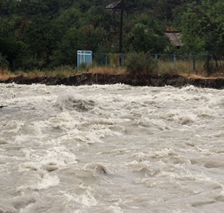 Тоғыз ўәлаятта сел келиў қәўпи жәрияланды