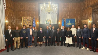 Парламентская делегация Узбекистана провела встречу с соотечественниками в США