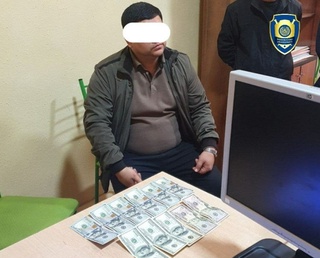 Hech kimga shikast yetmaganligi boʻyicha hujjatlarni toʻgʻrilab bermoqchi boʻlgan shifokor ushlandi