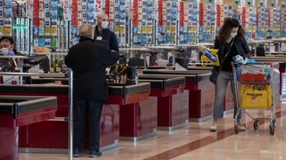 Oradan bir yil o'tdi: koronavirusning yangi to'lqini tufayli Italiya yana karantinda