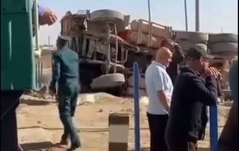 В Каракалпакстане пассажирский поезд столкнулся с грузовиком