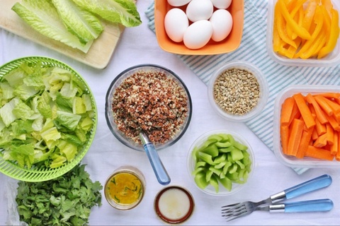 Артық салмағы бар адамдар үшін дұрыс тамақтанудың 5 маңызды ережесі ұсынылды