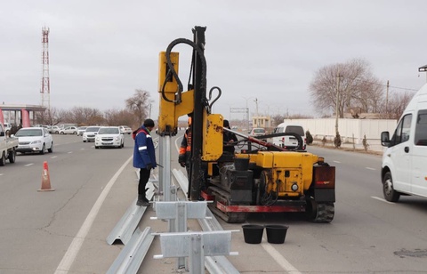 Биринши дәрежели темир тосықлар орнатыў жумыслары алып барылмақта