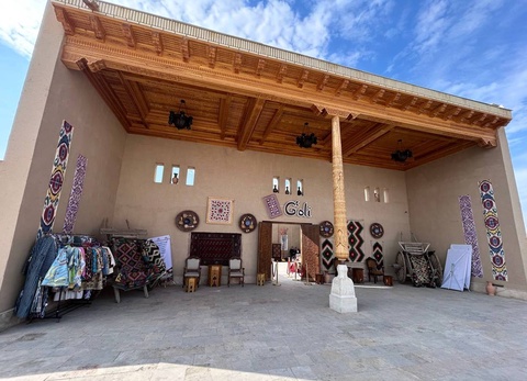 В древней Хиве прошла международная выставка-фестиваль «Блеск ковров»