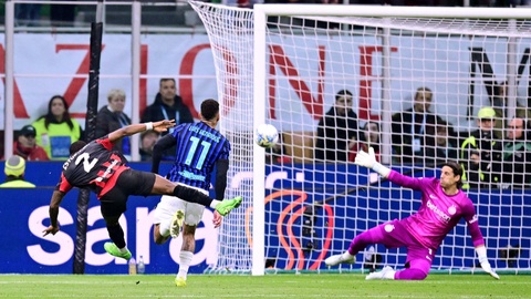 Эквадорец Эступиньян принес «Милану» победу в дерби с «Интером»