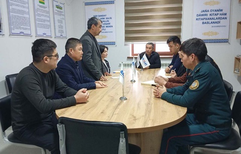 Депутат мәҳәлле белсендилери менен сәўбетлести