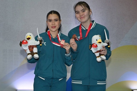 Узбекистанские фехтовальщики завоевали бронзовые медали на чемпионате Азии