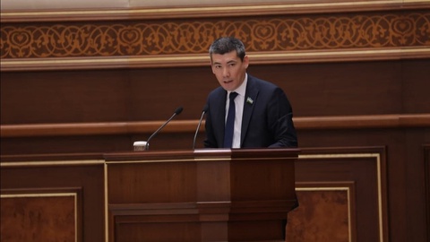 Интернет және  әлеуметтік желілерде жастарды зиянды ақпараттан қорғау мәселесі талқыланды