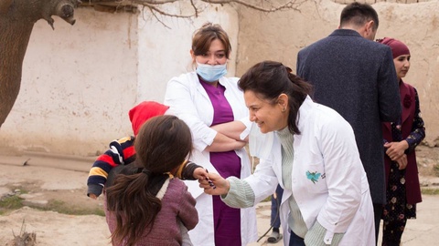 Хрупкие, словно бабочки: как живут в Узбекистане дети с редким заболеванием кожи?