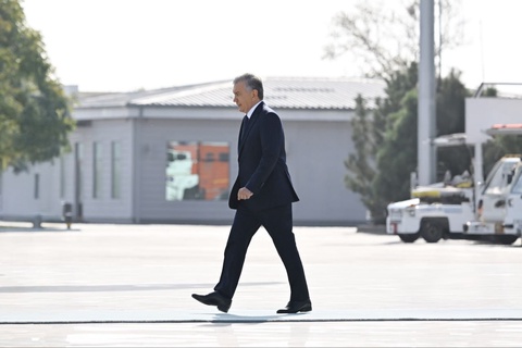 O‘zbekiston Prezidenti Ozarbayjonga jo‘nab ketdi