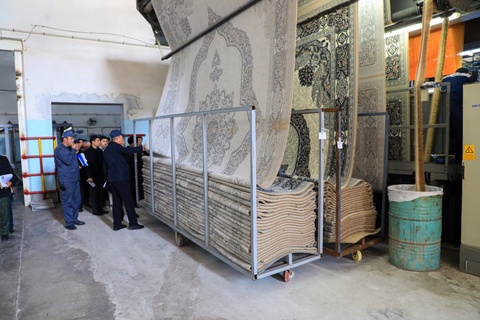 Marg'ilonda ishlab chiqarilayotgan sanoat gilamlarini xorijga eksport qilish boshlanmoqda