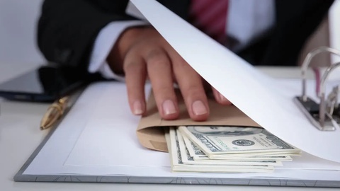 Korrupsiyaviy jinoyatlar uchun javobgarlikka oid amaldagi qonunchilik muammolari