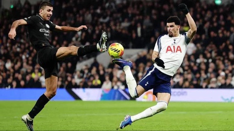 Дубль Доминика Соланке спас «Тоттенхэм» от поражения с «Сити»