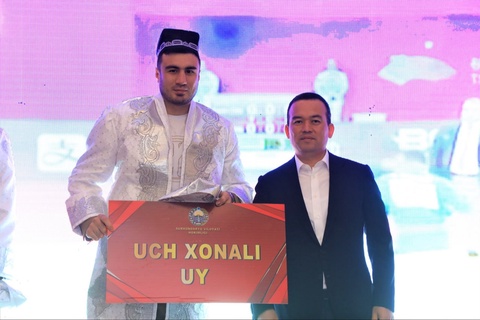 Осиё ўйинларида олтин медални қўлга киритган Баҳодир Жалоловга 3 хонали уй совға қилинди