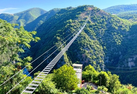 Italiyada Yevropadagi eng baland piyodalar osma ko'prigi qurildi