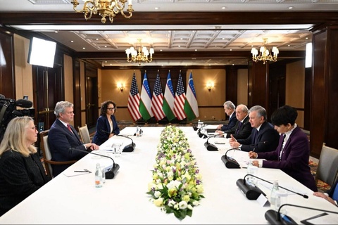 Президенти Ӯзбекистон аҳамияти рушди минбаъдаи робитаҳои байнипарламентӣ ва байниминтақавӣ бо ИМА-ро таъкид кард