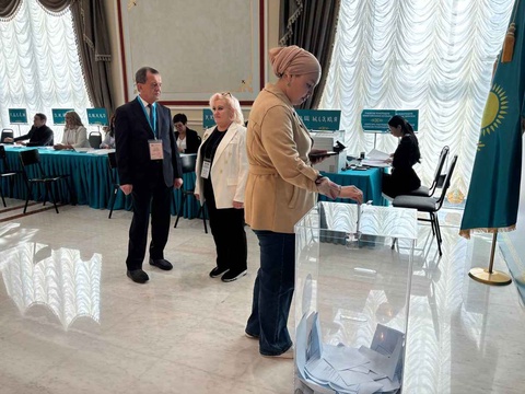 Oʻzbekiston MSK vakillari Qozogʻistondagi umumxalq referendumda ovoz berish jarayonlarini kuzatdi
