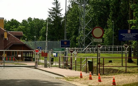 Poland urged its citizens to leave Belarus immediately