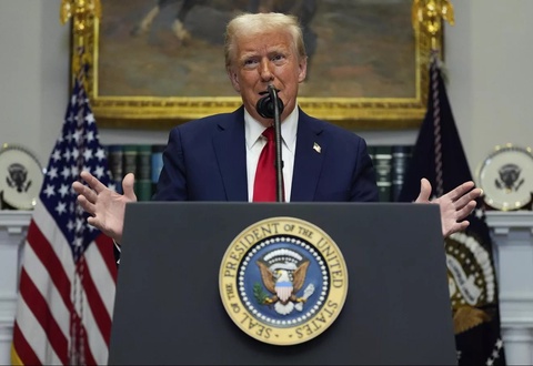 Трамп потребовал от стран БРИКС отказаться от попыток заменить доллар