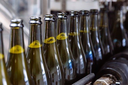 Тамаки ва алкоголь маҳсулотларига акциз маркаларини қўллаш тартиби белгиланди