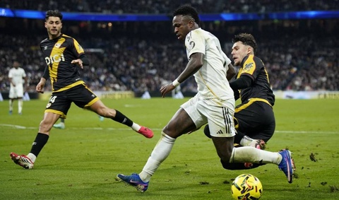 «Реал» с пенальти на 100 минуте вытянул победу над «Райо Вальекано»