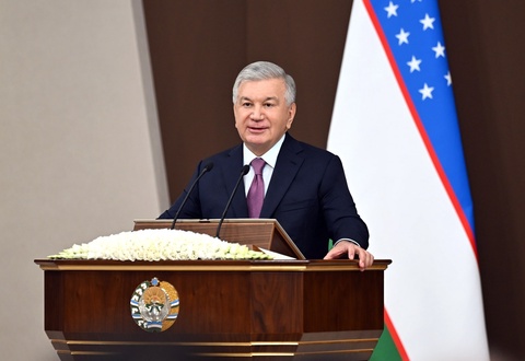 Президентимиз “Ўзбекфилм” киностудиясида киноижодкорлар билан учрашув ўтказмоқда