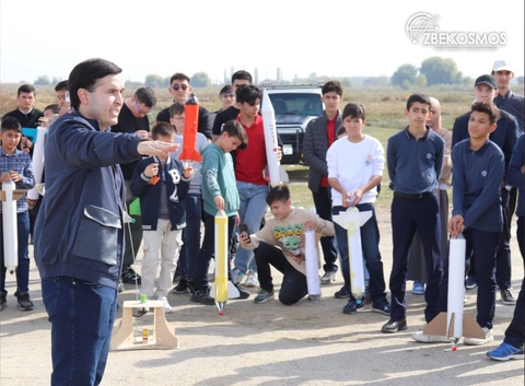 Ёш ихтирочиларнинг сунъий йўлдош модуллари синама парвоз қилди