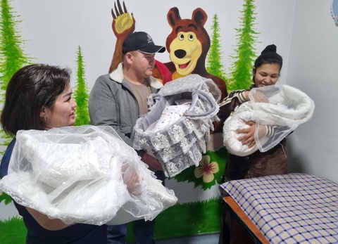 Sirdaryolik ayol uch egizakni dunyoga keltirdi