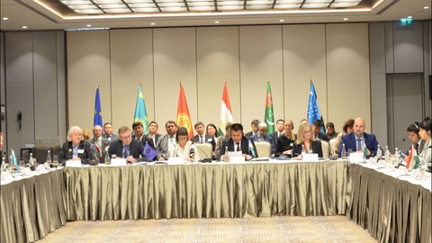 ЕА Орайлық Азия менен суў, энергетика ҳәм климат бойынша бирге ислесиўди күшейтеди