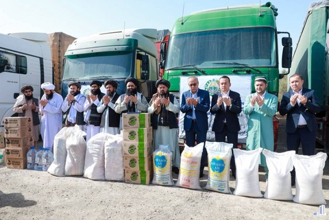 Өзбекстан Аўғанстандағы жер силкиниўден жәбирленгенлерге гуманитарлық жәрдем тапсырды