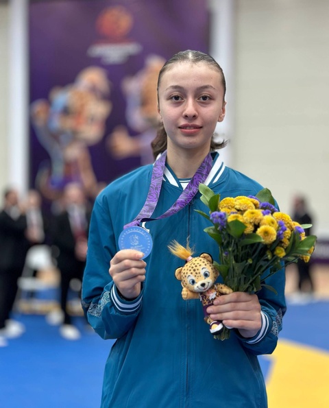 Бозиҳои ИДМ: Дастаи мунтахаби Ӯзбекистон оид ба таэквондо ва шиноварӣ панҷ медал ба даст овард