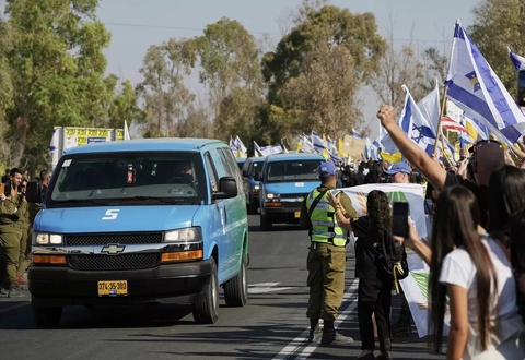 Нахустин гурӯҳи гаравгонҳои озодшуда ба Исроил омаданд