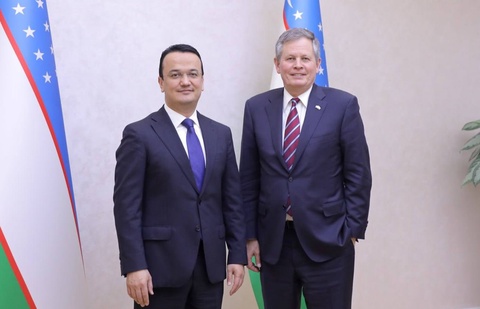 Лазиз Қудратов АҚШ сенаторы Стивен Дейнспен кездесті