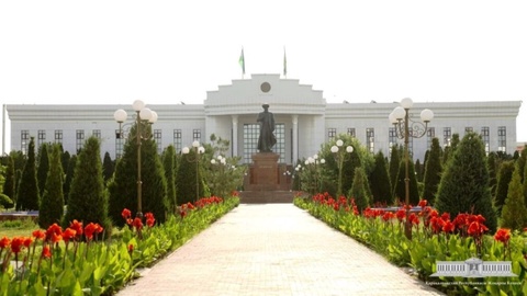 Ҳүрметли Ўатанласлар, қәдирли Мәденият ҳәм көркем өнер тараўы пидайылары!