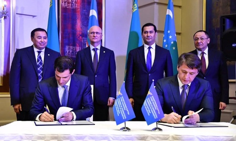 UzAuto Қазақстанда 500 миллион доллардан астам келісімдер жасады