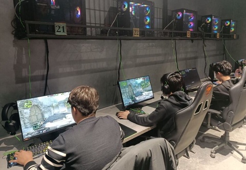 Оқыўшылар киберспортта беллести