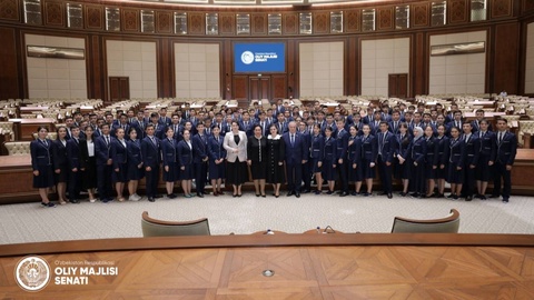 Выпускники Президентских школ получили подробные ответы на интересующие их вопросы на встрече с сенаторами