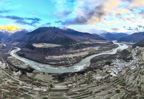 China is building the world's largest hydroelectric power plant in Tibet