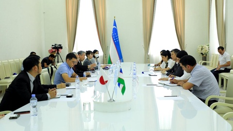 Япониялик инвесторлар Фарғона ипакчилик маҳсулотларига қизиқиш билдирди