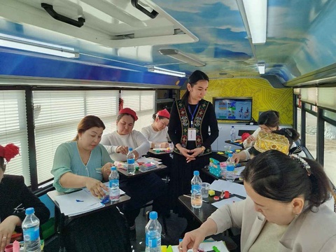 «Ақлвой» автобусы Мойнақ районында