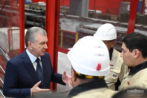 Президент ознакомился с новыми проектами Узбекского металлургического комбината
