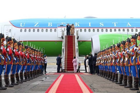 O‘zbekiston Prezidenti Mo‘g‘ulistonga tashrifini yakunladi