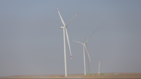 Qoraqalpogʻistonda ilk shamol elektr stansiyasi turbinalari qad rostladi