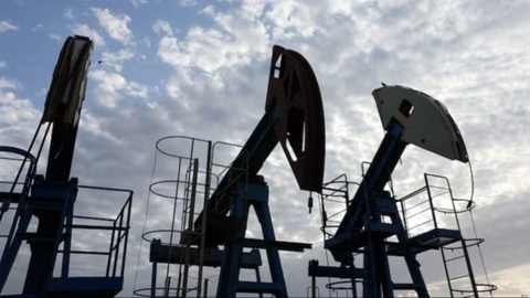 Дунёда нефть нархи яна кўтарилди