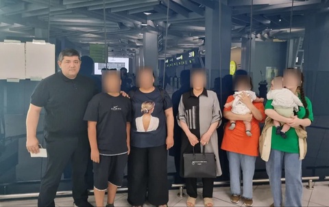 Tomsk va Novosibirskda mushkul vaziyatda qolgan ayollar va bolalar Oʻzbekistonga olib kelindi